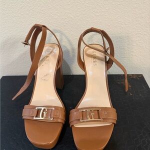 GUESS Cognac Platform Heels Size 10 | Gold Hardware Block Heel
